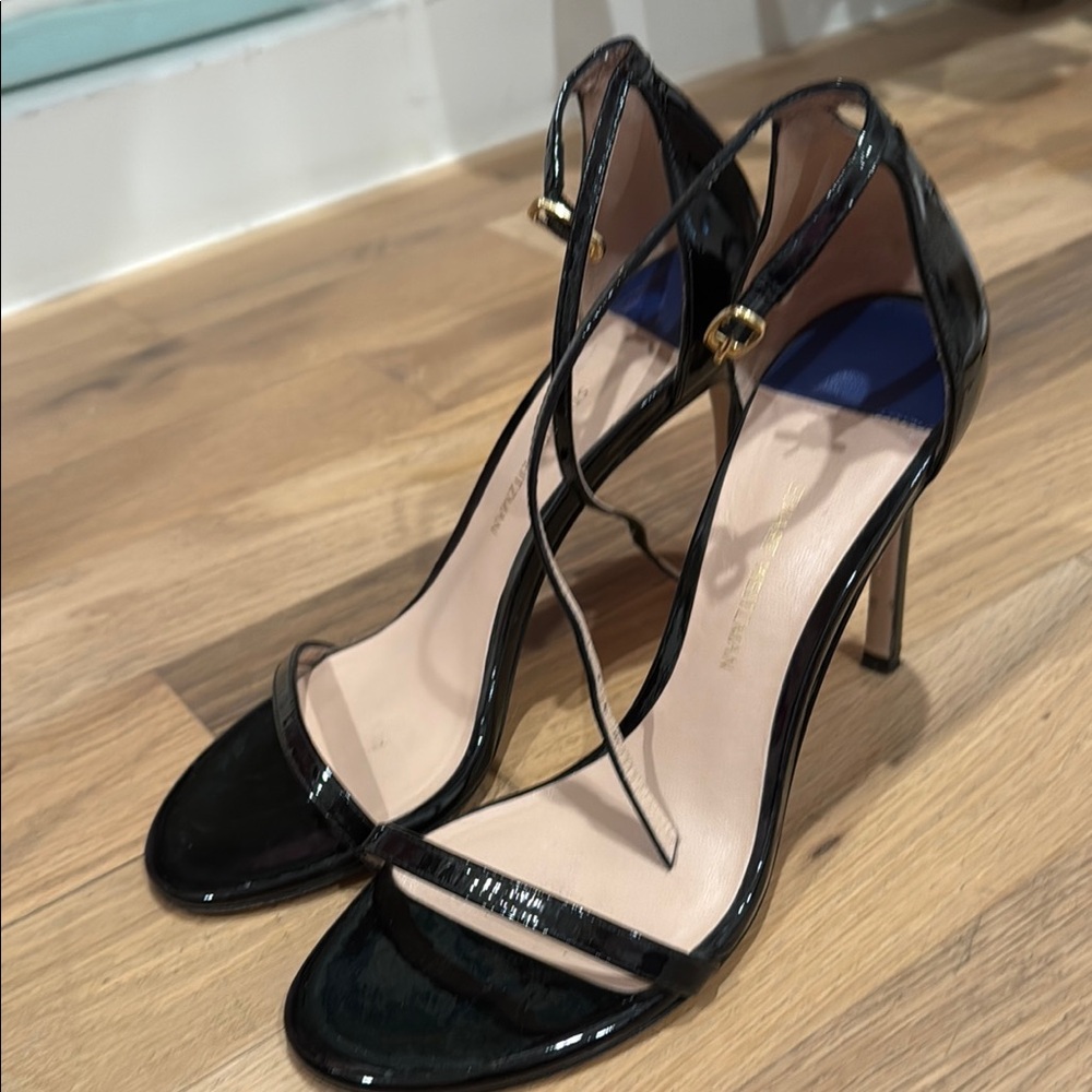 Stuart Weitzman Nudistsong 100 mm 4 inch Black Patent Heels Size 8